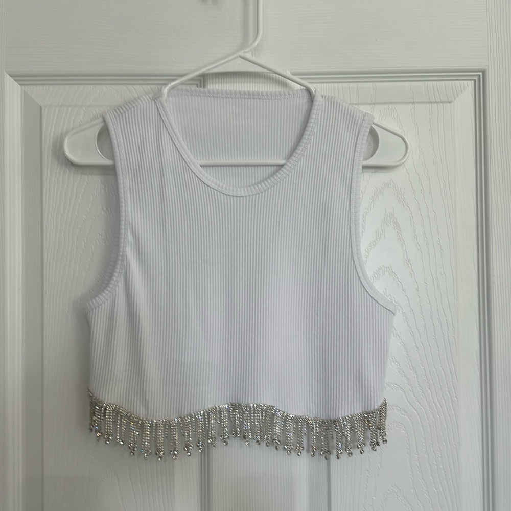 Crop top with sparkles.